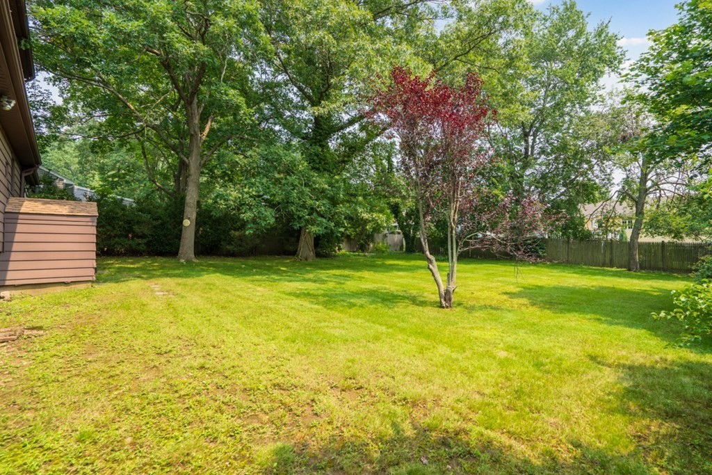 7 Colonial Road Beverly, MA 01915 - Photo 31 of 34