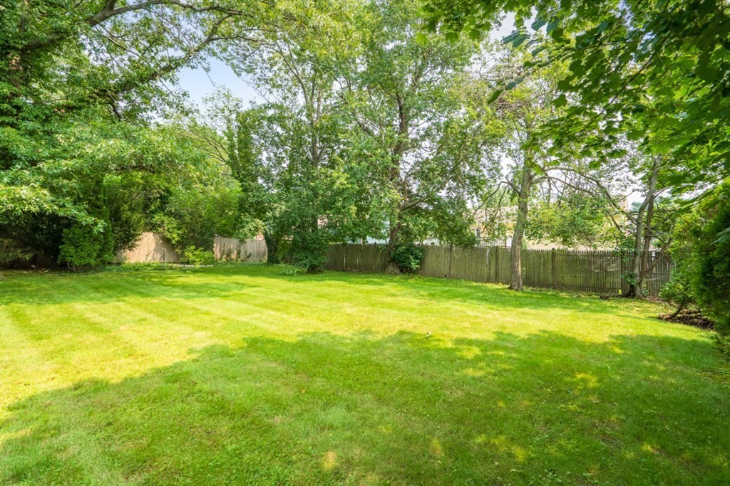 7 Colonial Road Beverly, MA 01915 - Photo 32 of 34