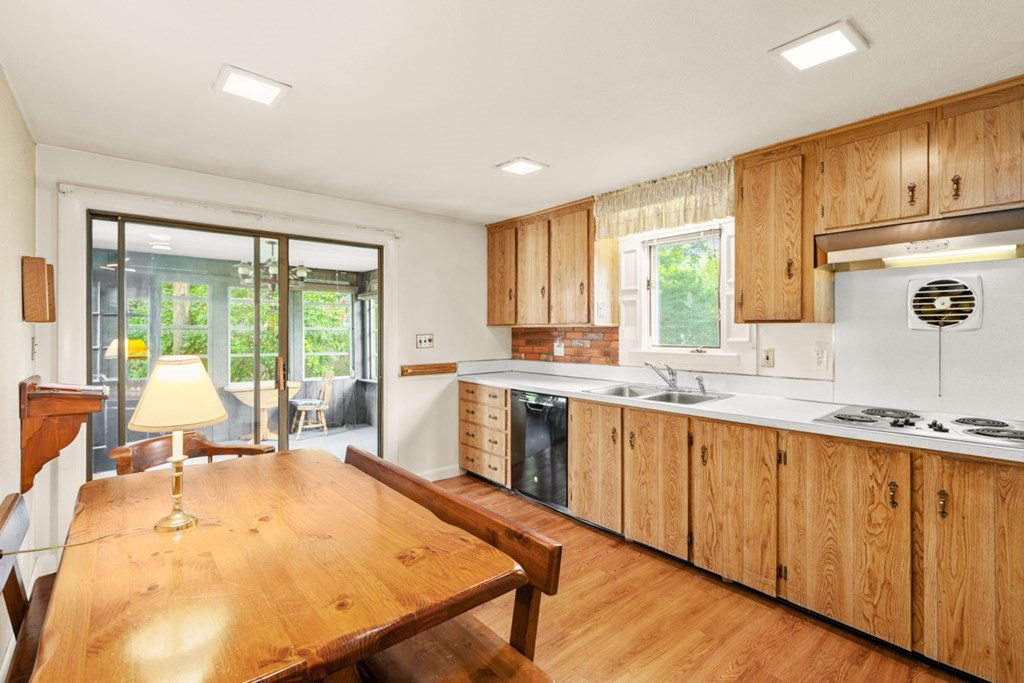 7 Colonial Road Beverly, MA 01915 - Photo 10 of 34