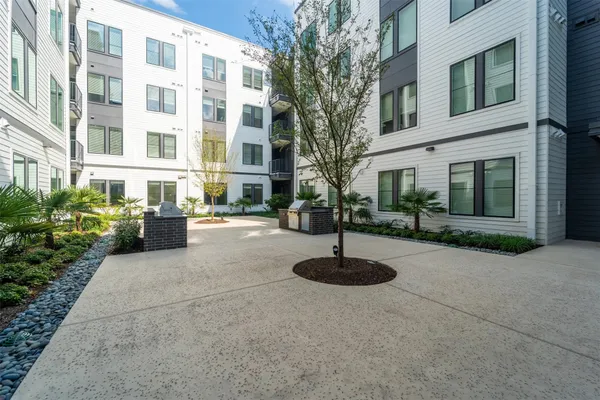 $1,339 | 1690 North Loop, Unit 388, Houston, TX 77009