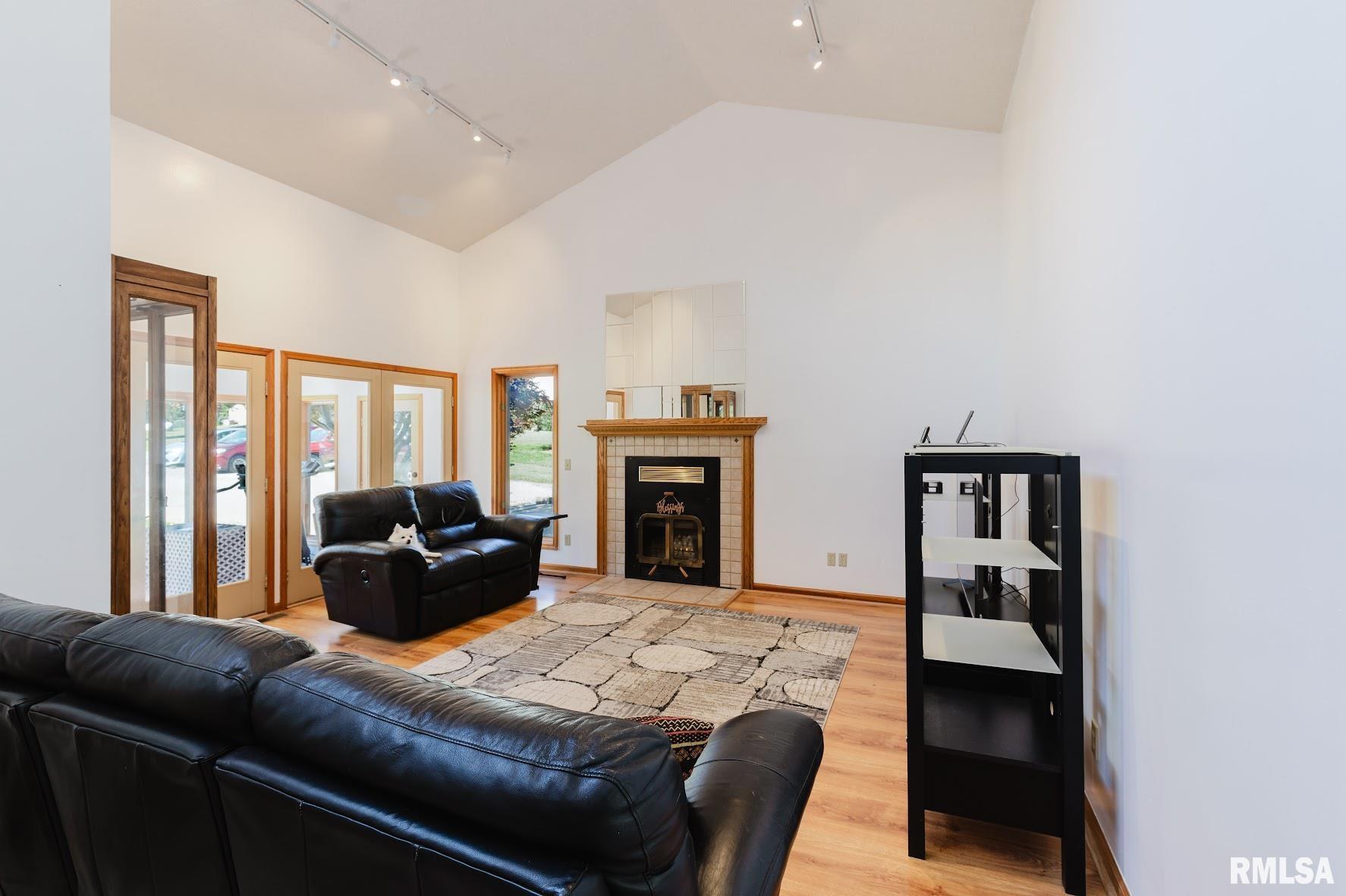 15150 Remington Road Marion, IL 62959 - Photo 3 of 57