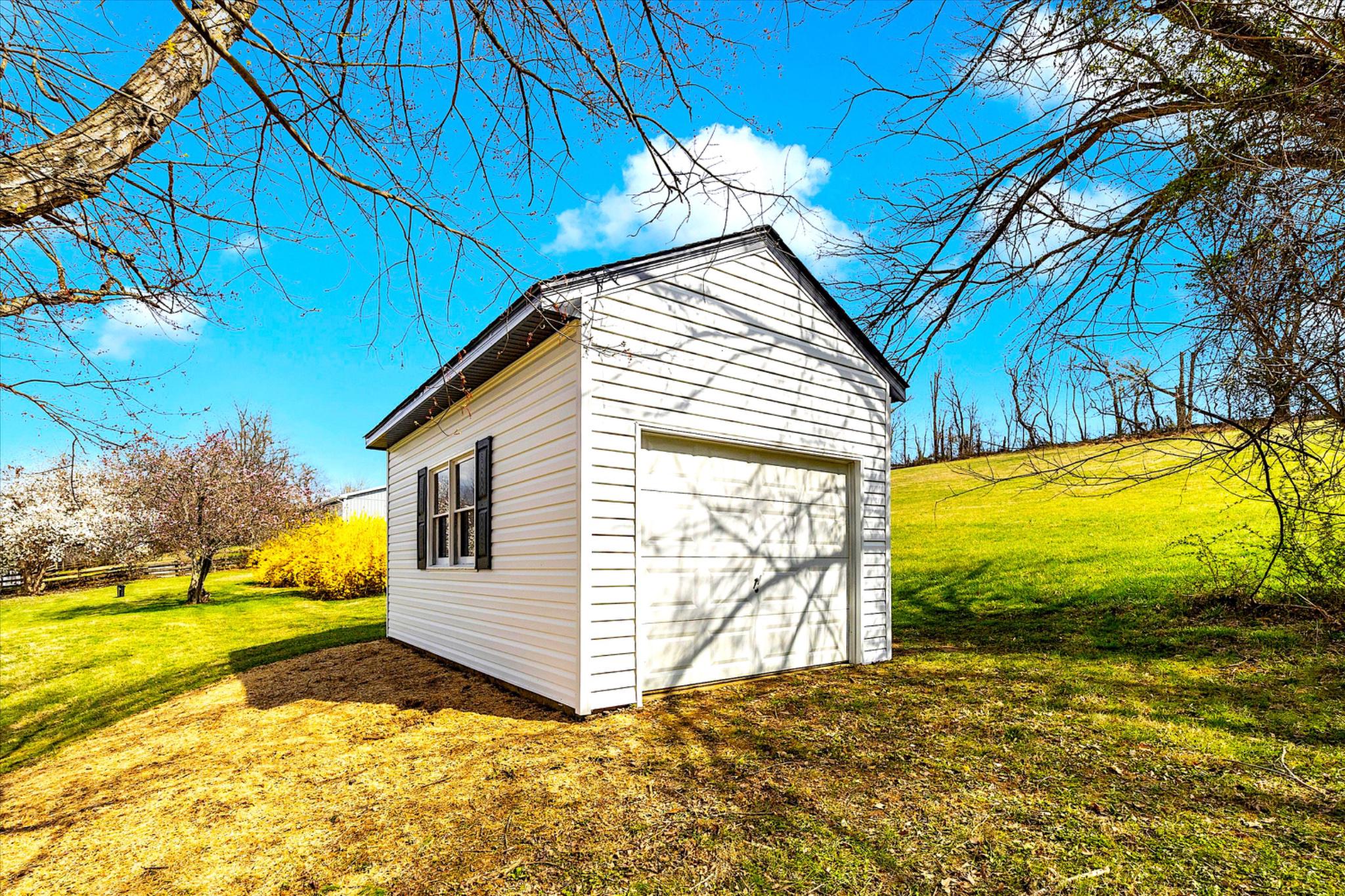 13611 Harrisville Road Mount Airy, MD 21771 - Photo 38 of 41 Matching shed.