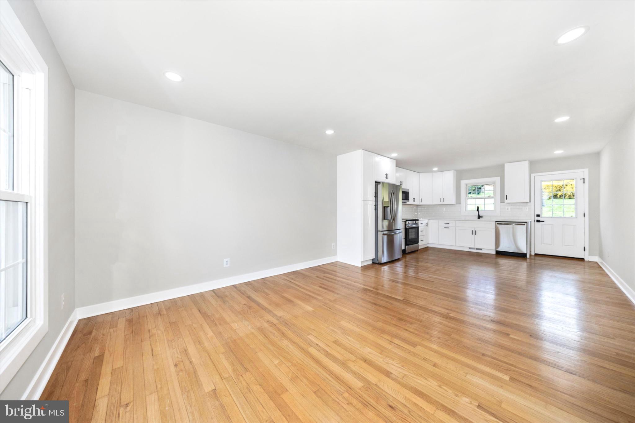 13611 Harrisville Road Mount Airy, MD 21771 - Photo 8 of 41