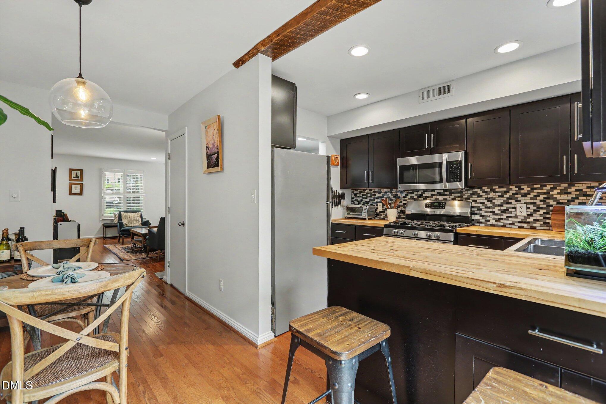 3732 Yorktown Place Raleigh, NC 27609 - Photo 13 of 25 015_file_8848