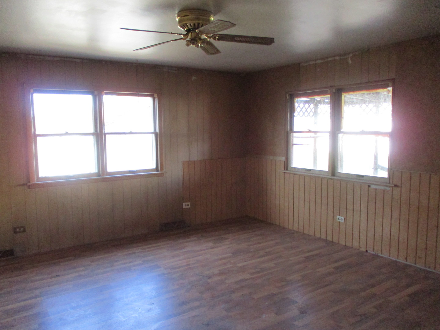 2810 186th Street Lansing, IL 60438 - Photo 11 of 14 a view of an empty room with a window
