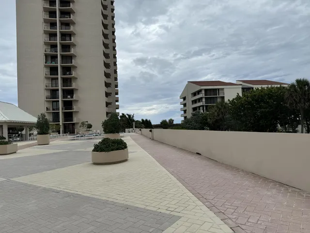 $3,750 | 4200 North Ocean Drive, Unit 21101, Singer Island, FL 33404