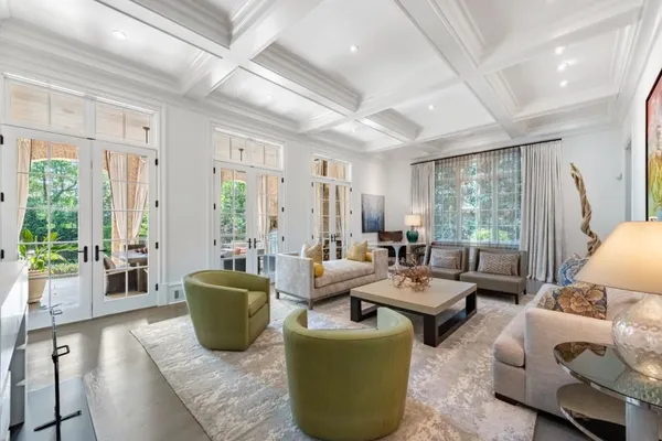 $6,500,000 | 4010 Powers Ferry Road Northwest, Atlanta, GA 30342