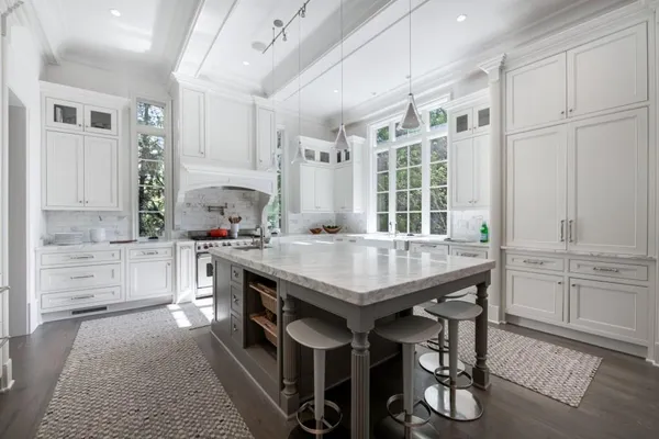 $6,500,000 | 4010 Powers Ferry Road Northwest, Atlanta, GA 30342