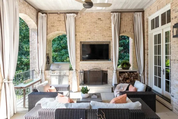 $6,500,000 | 4010 Powers Ferry Road Northwest, Atlanta, GA 30342