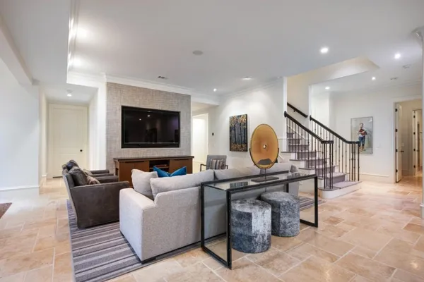 $6,500,000 | 4010 Powers Ferry Road Northwest, Atlanta, GA 30342