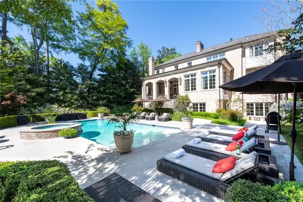 $6,500,000 | 4010 Powers Ferry Road Northwest, Atlanta, GA 30342