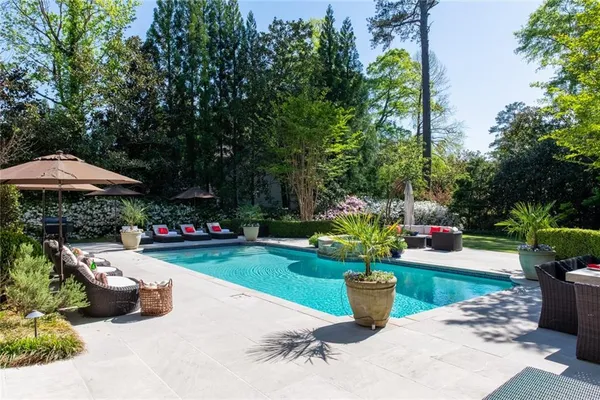 $6,500,000 | 4010 Powers Ferry Road Northwest, Atlanta, GA 30342