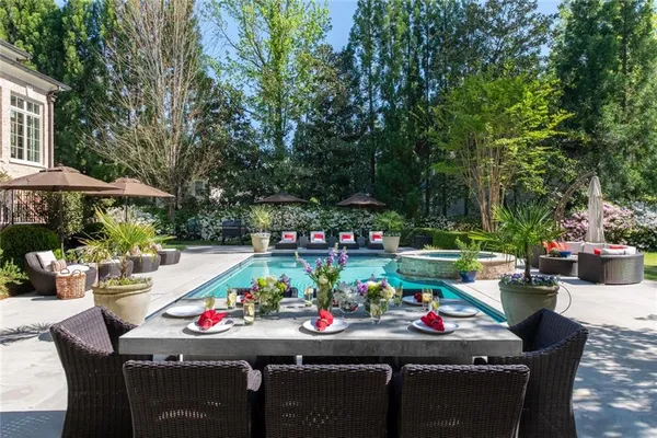 $6,500,000 | 4010 Powers Ferry Road Northwest, Atlanta, GA 30342