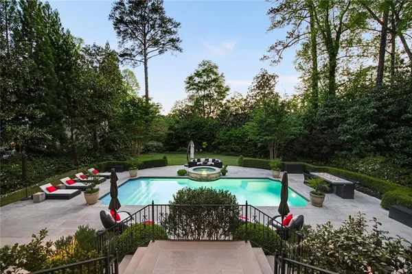 $6,500,000 | 4010 Powers Ferry Road Northwest, Atlanta, GA 30342