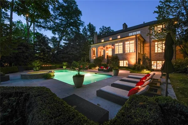 $6,500,000 | 4010 Powers Ferry Road Northwest, Atlanta, GA 30342