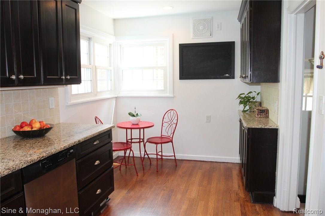 452 Moran Road Grosse Pointe, MI 48236 - Photo 8 of 24 IMG_5755.JPG