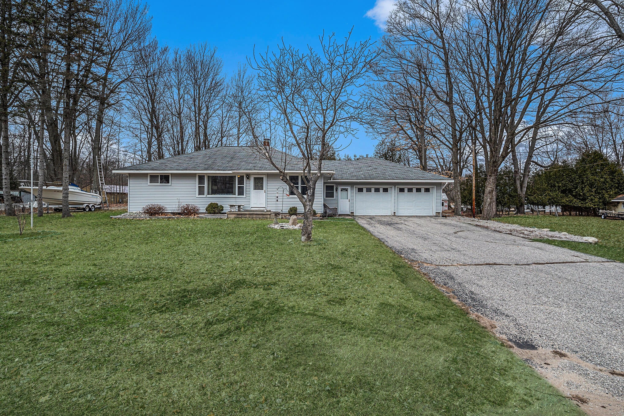8161 Mullett Lake Road Cheboygan, MI 49721 - Photo 5 of 33 Gallery Image 5