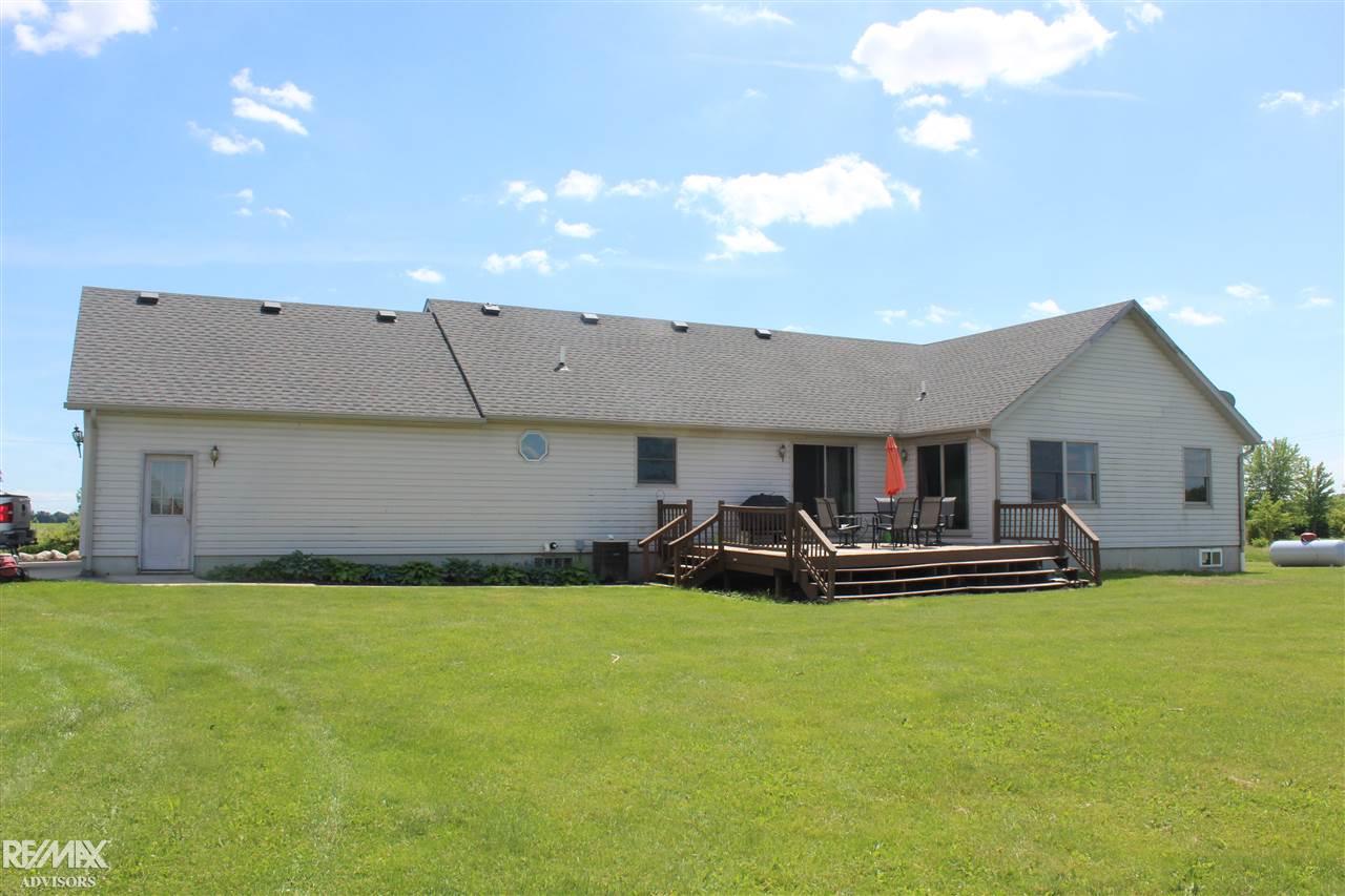 10178 Weber Road Columbus, MI 48063 - Photo 3 of 21