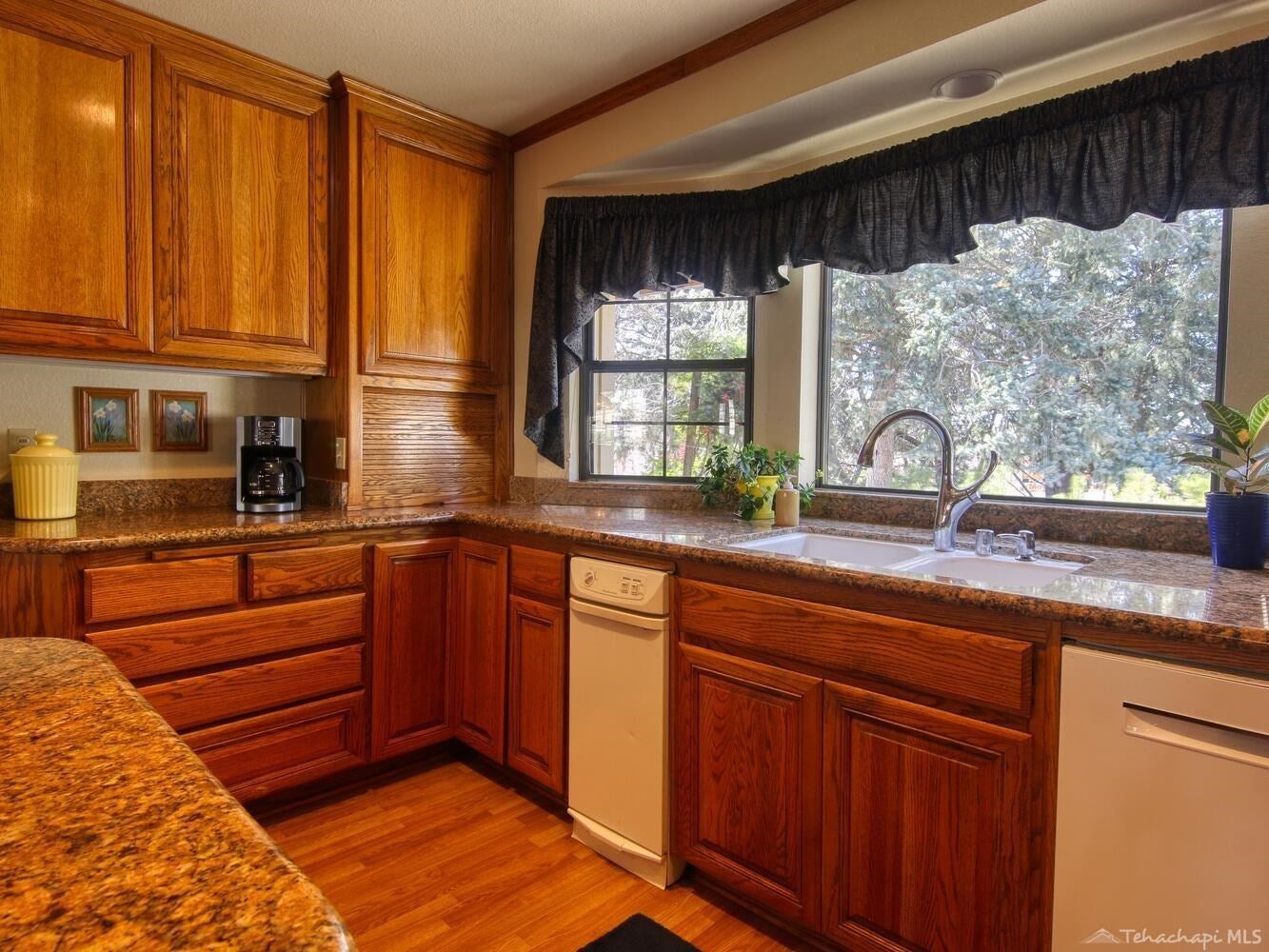 26121 Bear Valley Road Tehachapi, CA 93561 - Photo 17 of 65 Gallery Image 17