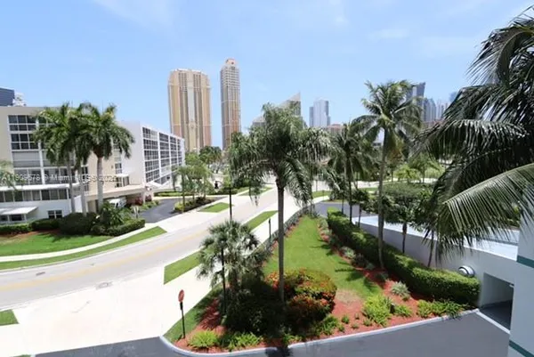 $5,000 | 17800 North Bay Road, Unit 404, Sunny Isles Beach, FL 33160