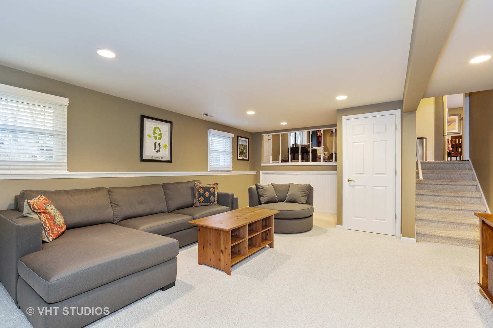 314 Highland Road Willowbrook, IL 60527 - Photo 12 of 15 a living room with furniture and windows