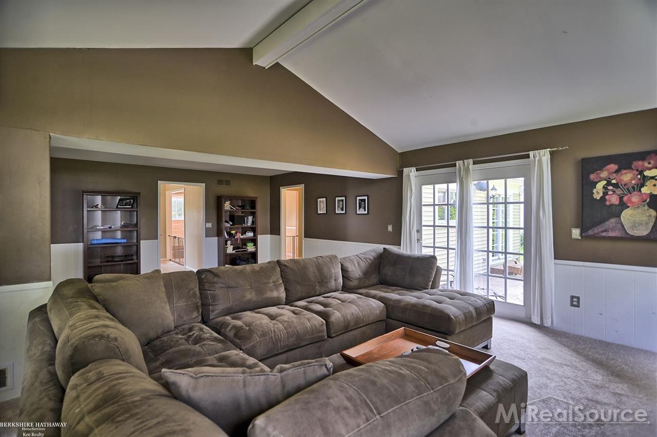 1998 Cedaredge Road Rochester Hills, MI 48306 - Photo 6 of 25