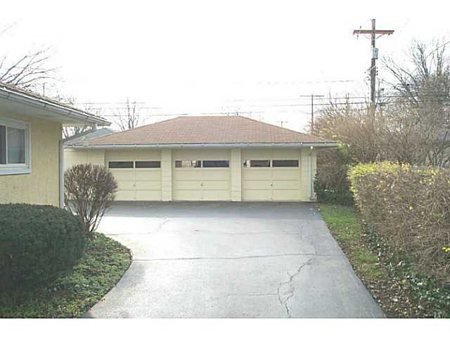 1851 Ridgecliff Road, Unit C Columbus, OH 43221 - Photo 4 of 13