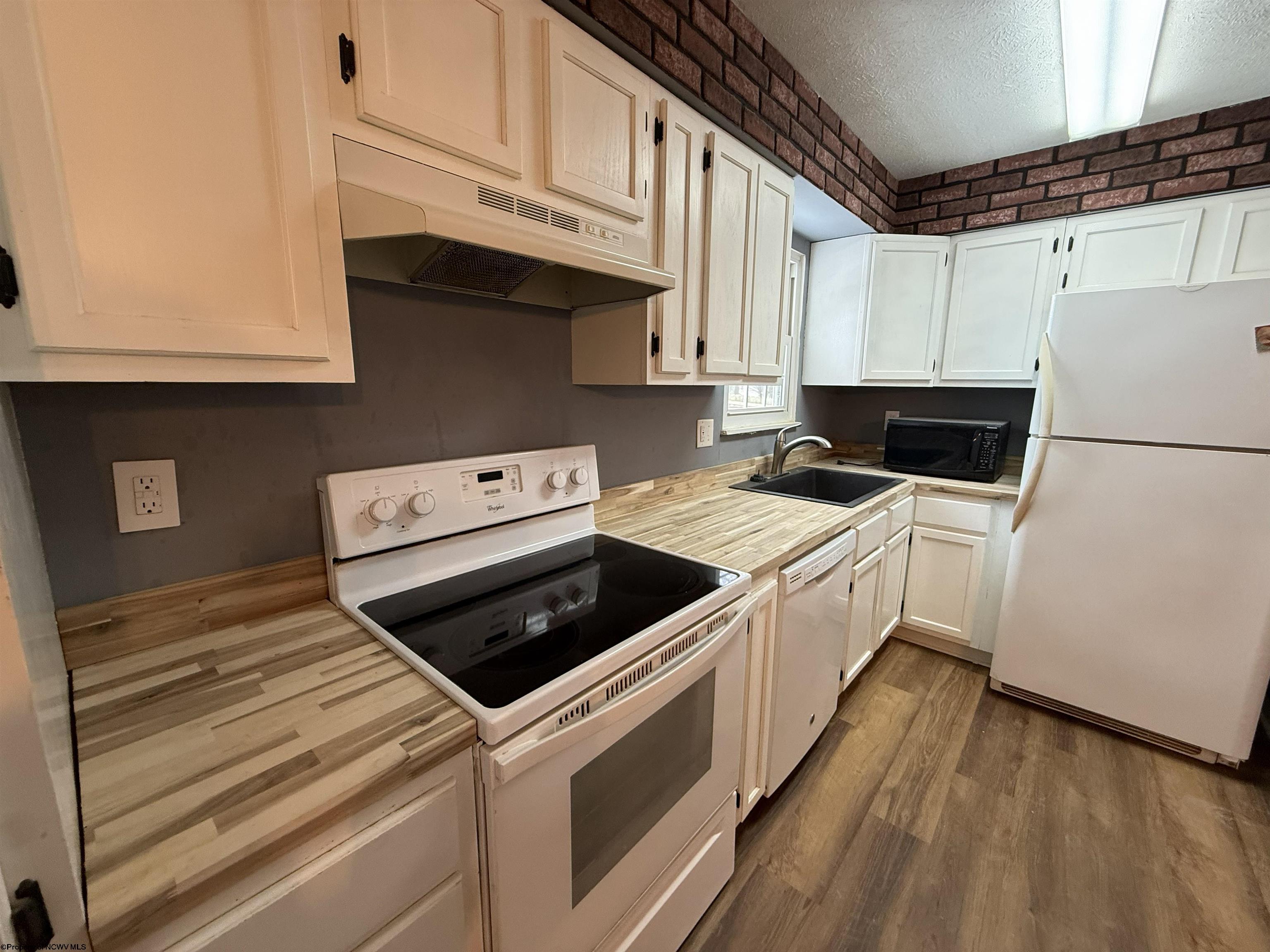 80 Buckingham Road Morgantown, WV 26508 - Photo 5 of 19 Gallery Image 5