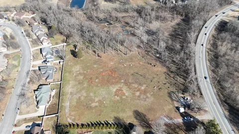 a view of a back yard