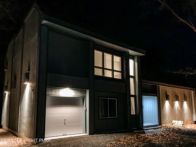 $2,700 | 3120 Greenbriar Drive, East Stroudsburg, PA 18301