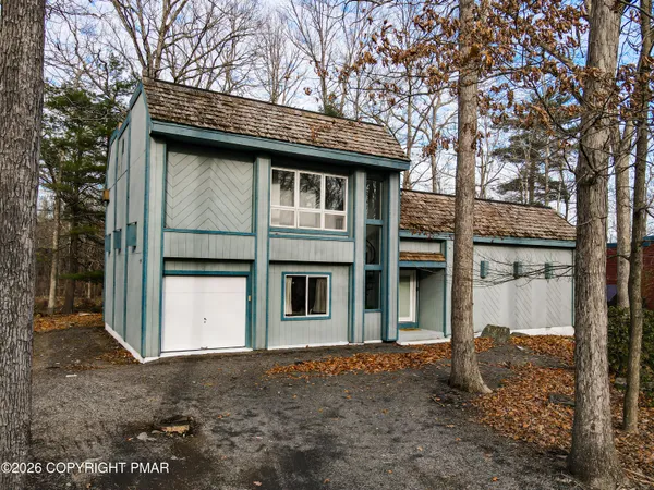 $2,700 | 3120 Greenbriar Drive, East Stroudsburg, PA 18301