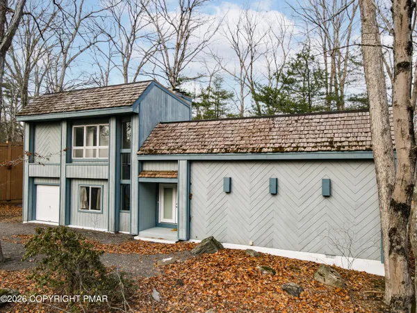 $2,700 | 3120 Greenbriar Drive, East Stroudsburg, PA 18301