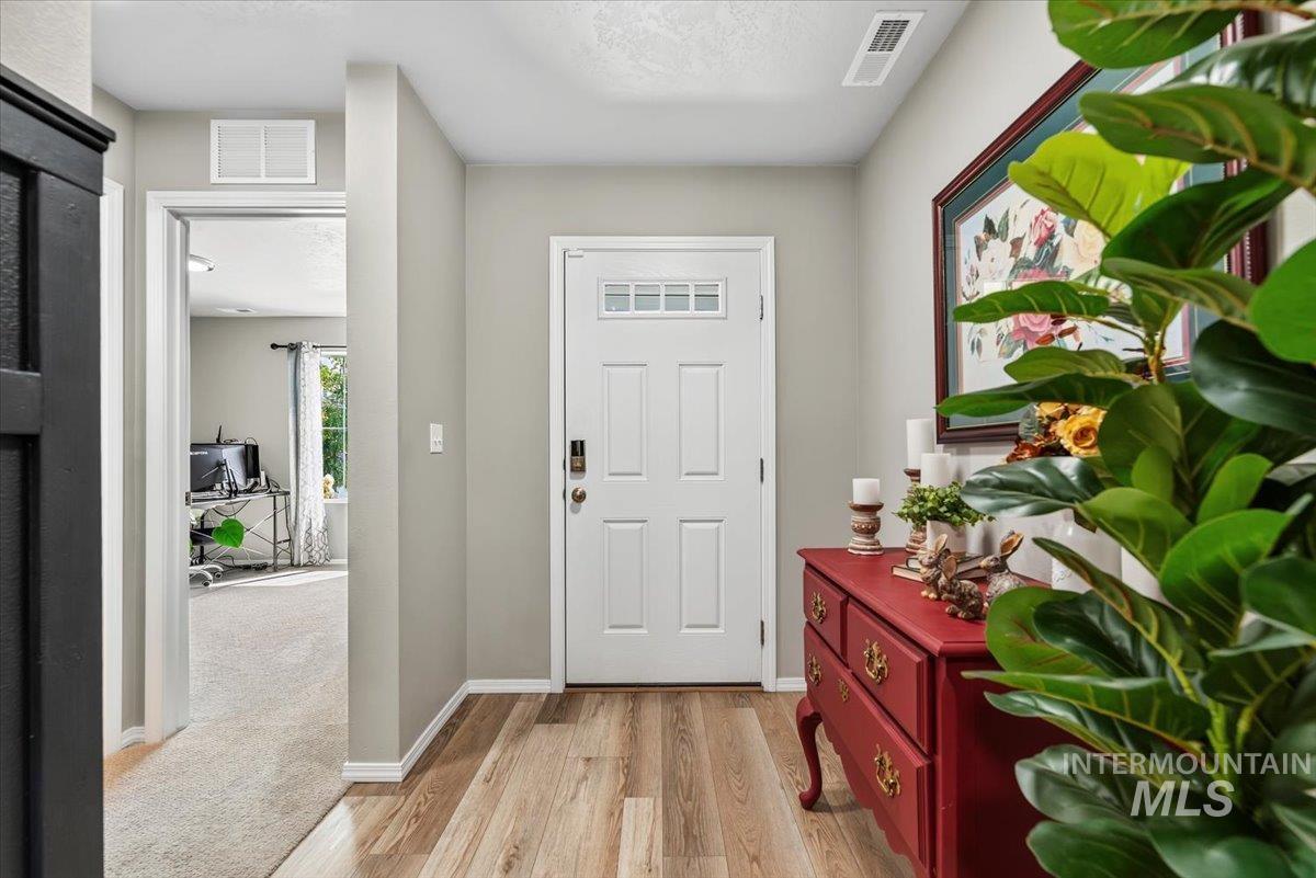 730 West Treehouse Way Kuna, ID 83634 - Photo 6 of 31 Gallery Image 6