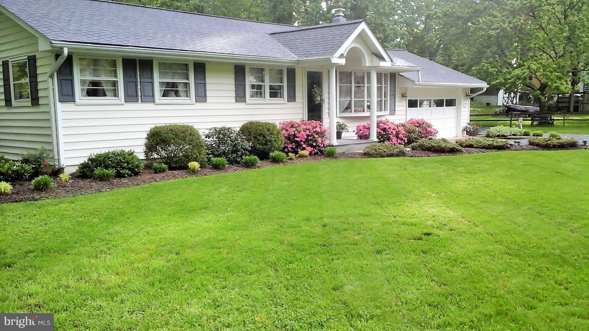 302 Edgemere Drive Annapolis, MD 21403 - Photo 2 of 27 Exterior (Front)