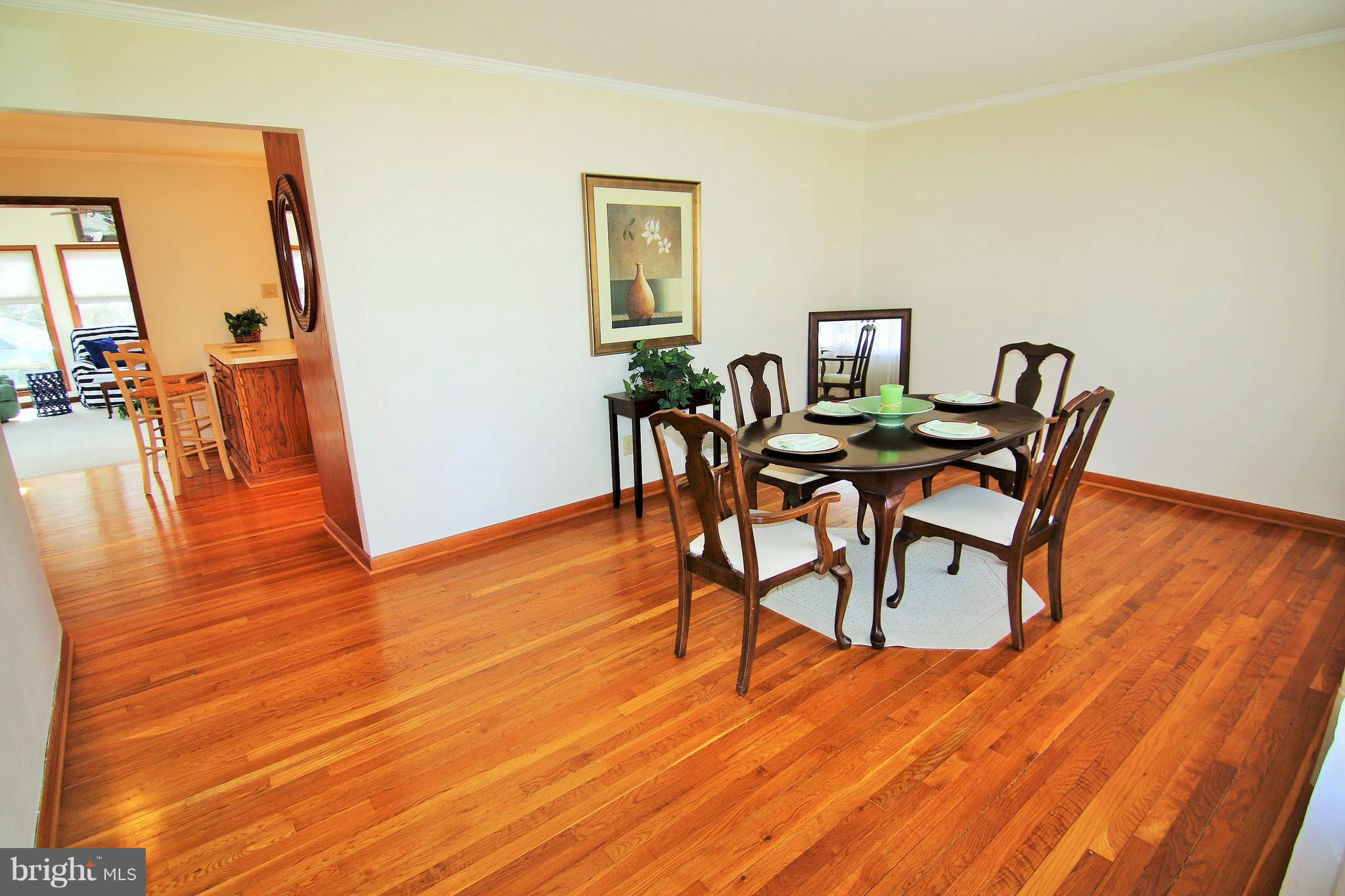 302 Edgemere Drive Annapolis, MD 21403 - Photo 11 of 27 Dining Room