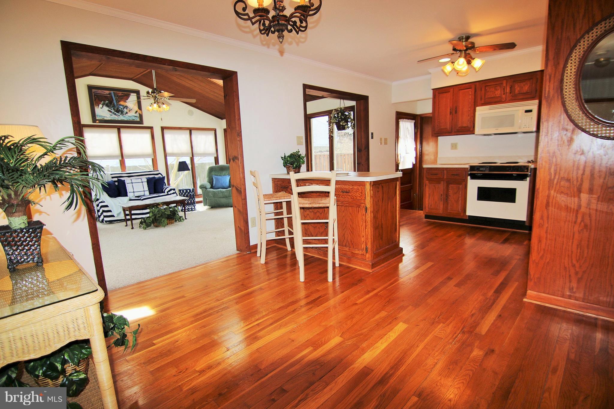 302 Edgemere Drive Annapolis, MD 21403 - Photo 15 of 27 Kitchen