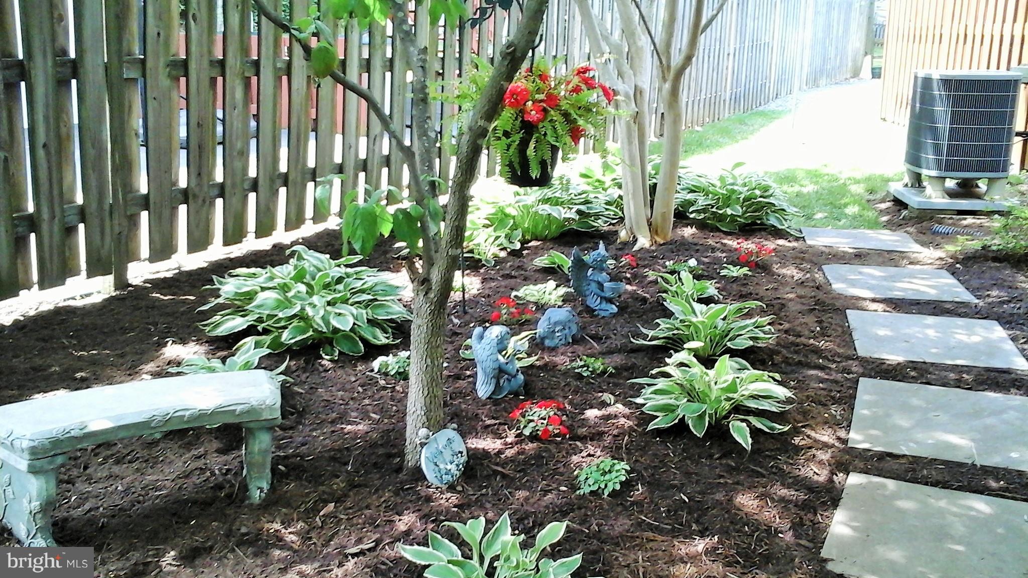 302 Edgemere Drive Annapolis, MD 21403 - Photo 4 of 27 Exterior (Rear)