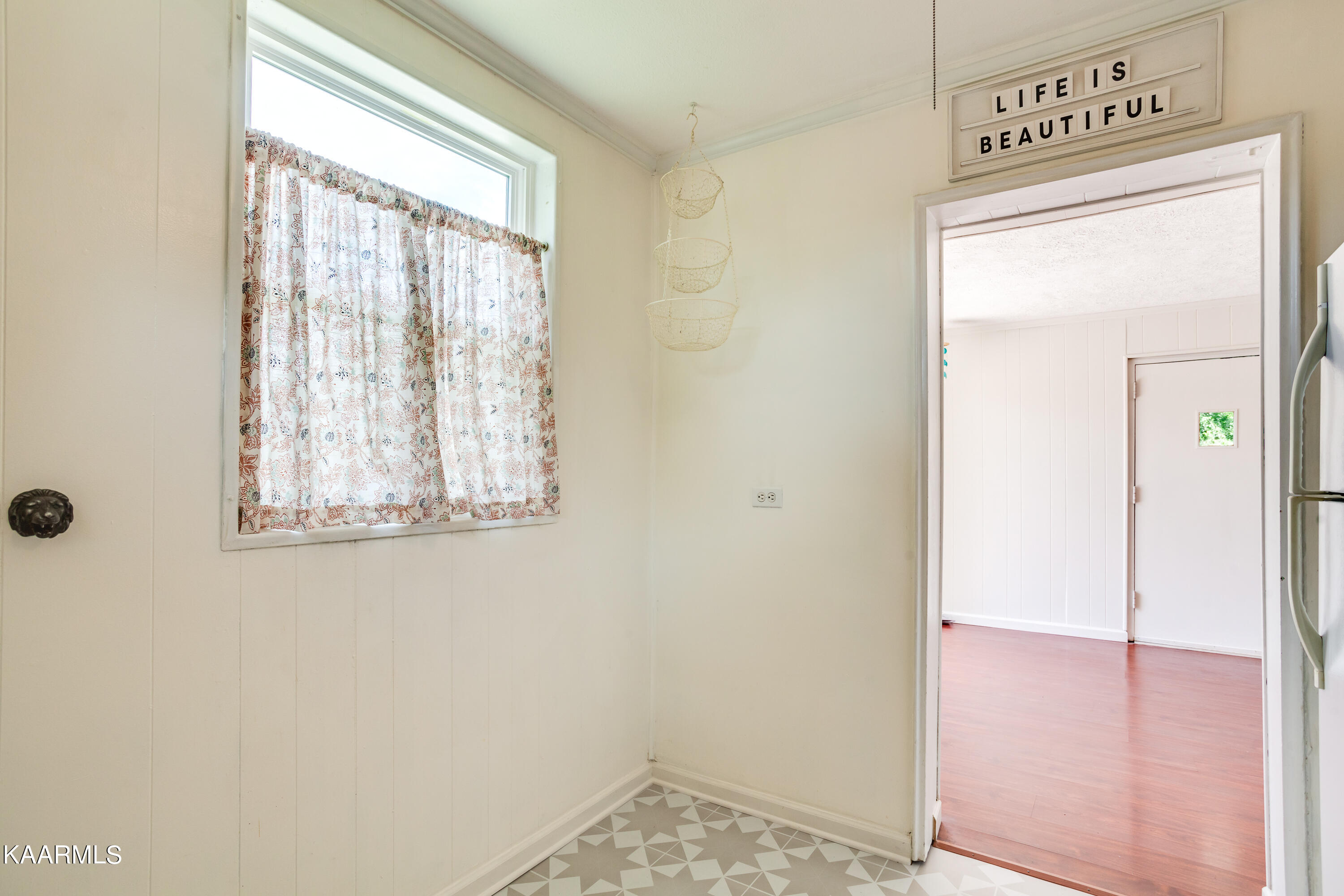 108 Niagara Lane Oak Ridge, TN 37830 - Photo 15 of 34 012220902-3-108NiagaraLnOakRidgeTN-SMALL
