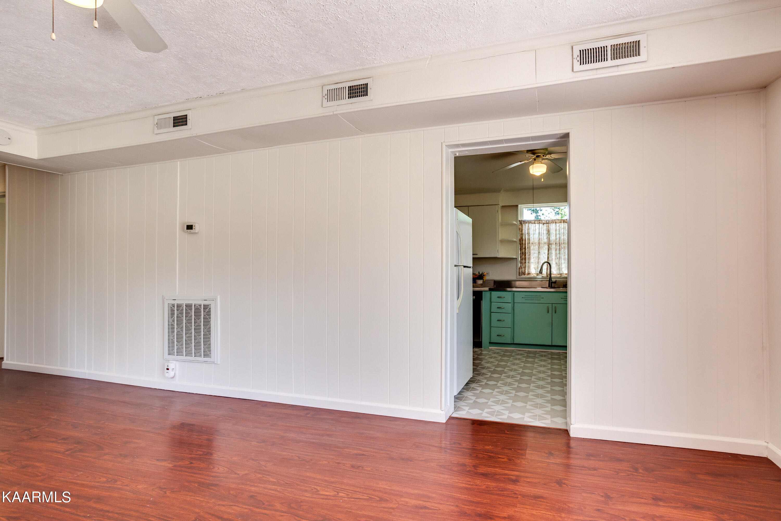 108 Niagara Lane Oak Ridge, TN 37830 - Photo 17 of 34 008220902-3-108NiagaraLnOakRidgeTN-SMALL