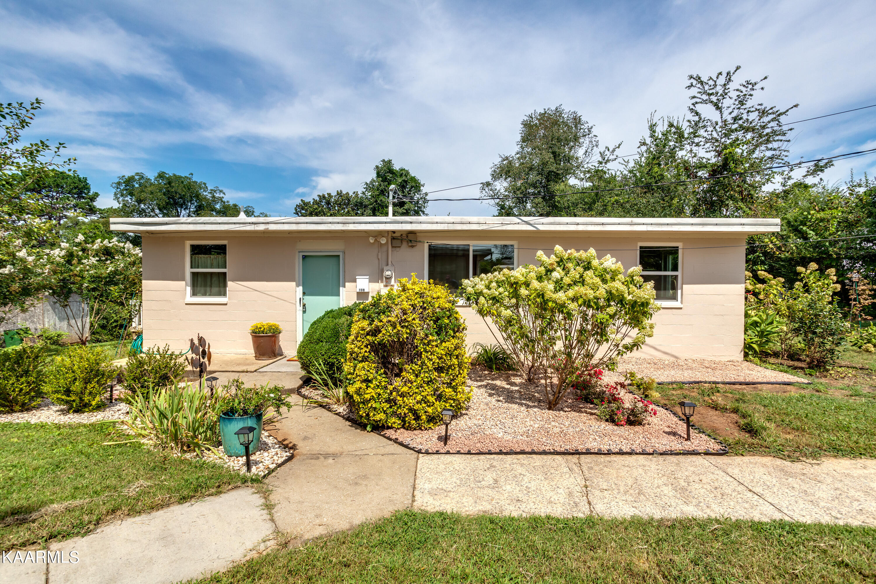 108 Niagara Lane Oak Ridge, TN 37830 - Photo 6 of 34 028220902-3-108NiagaraLnOakRidgeTN-SMALL