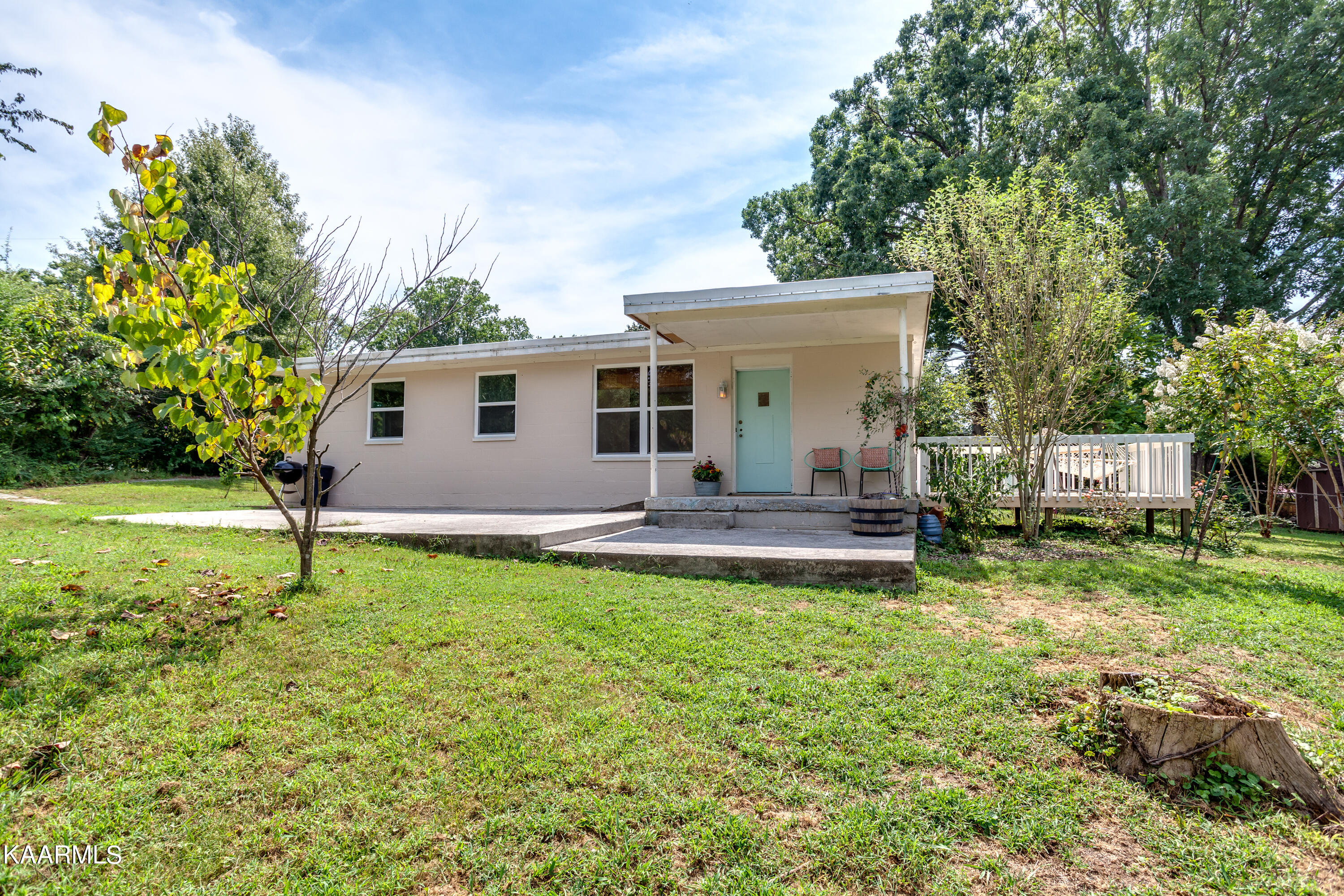 108 Niagara Lane Oak Ridge, TN 37830 - Photo 7 of 34 002220902-3-108NiagaraLnOakRidgeTN-SMALL