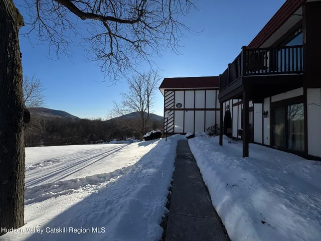 $249,000 | 12 Skyline Drive, Unit 8, Fishkill, NY 12524