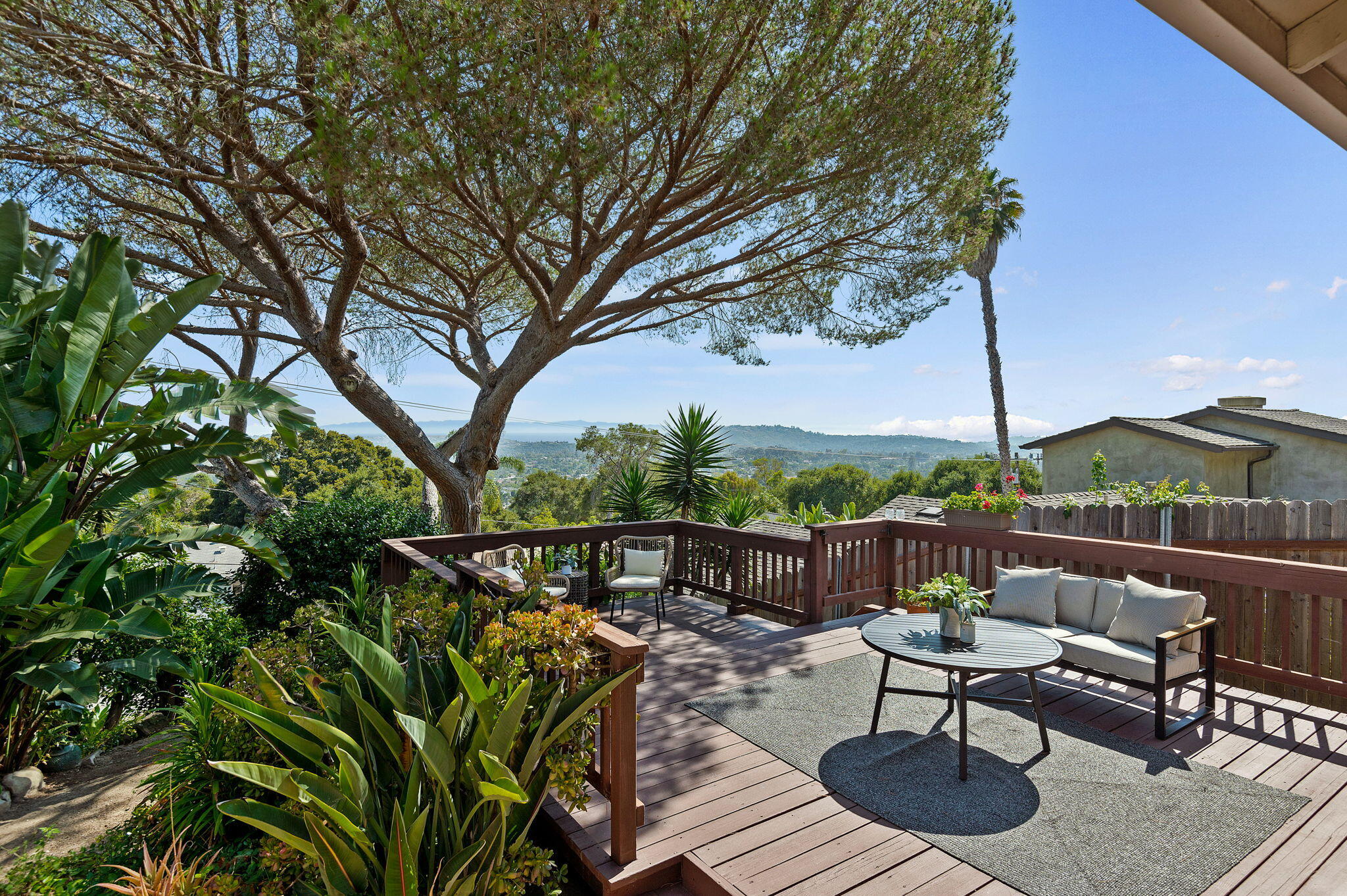 909 Cheltenham Road Santa Barbara, CA 93105 - Photo 31 of 33 Deck