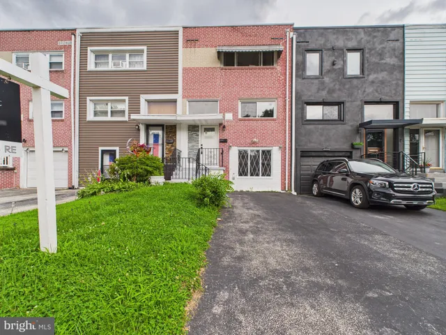 $2,395 | 2033 Valleyview Drive, Folcroft, PA 19032