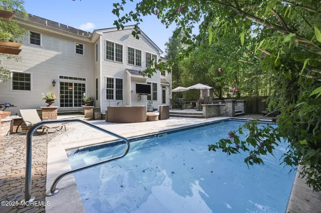 $1,070,000 | 7 Trumbull Court, Jackson, NJ 08527