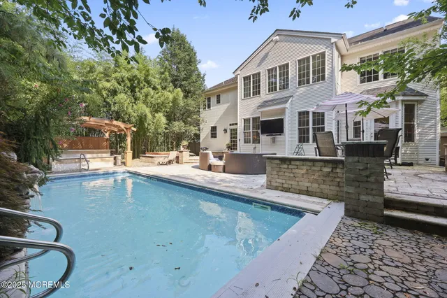 $1,070,000 | 7 Trumbull Court, Jackson, NJ 08527