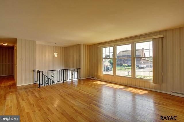 436 Pinehurst Road York, PA 17402 - Photo 3 of 25 Gallery Image 3