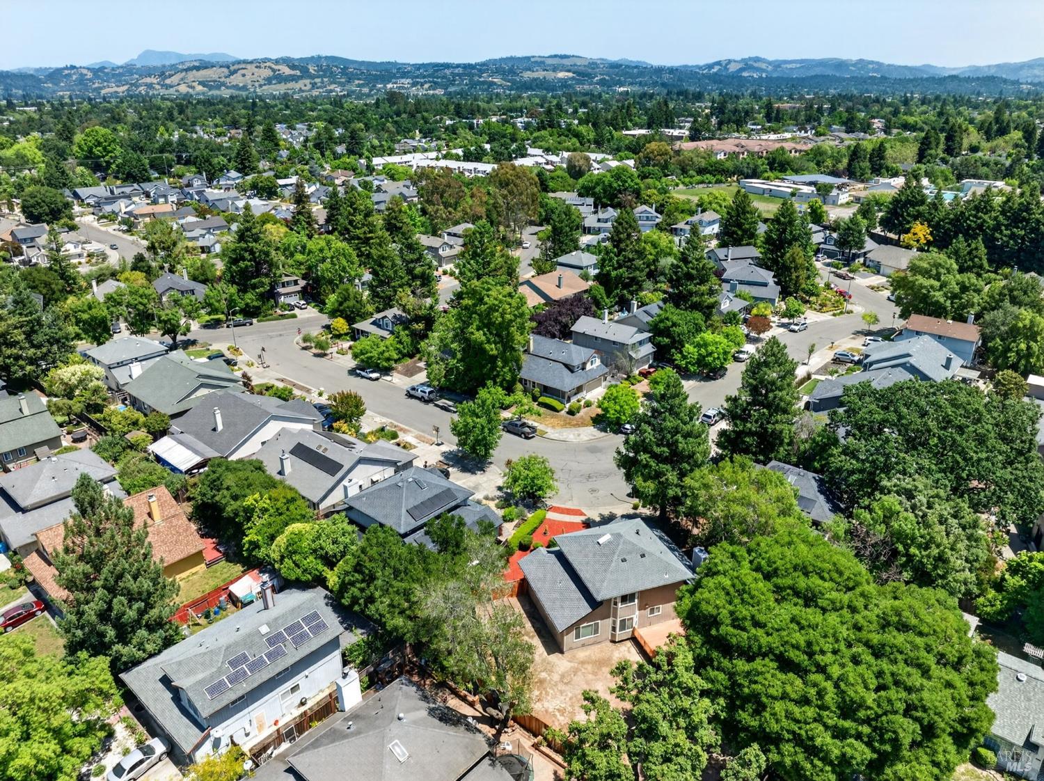 2322 South Hampton Circle Santa Rosa, CA 95401 - Photo 4 of 58