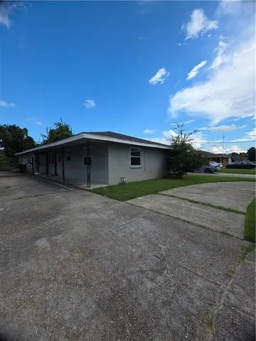 $1,250 | 1704 Elizardi Boulevard, New Orleans, LA 70114