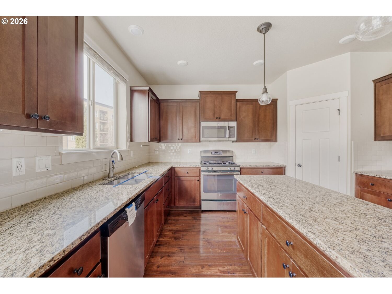 8633 Southwest Vale Court Wilsonville, OR 97070 - Photo 9 of 29